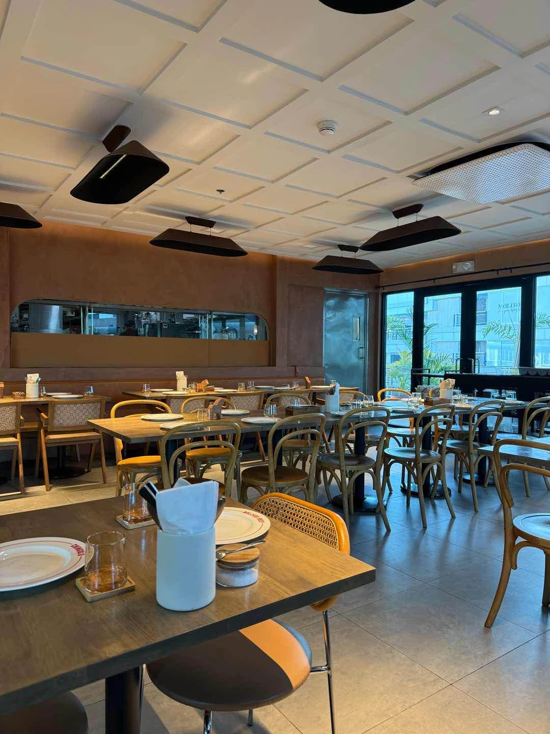 Ambiance of Chingolo Deli