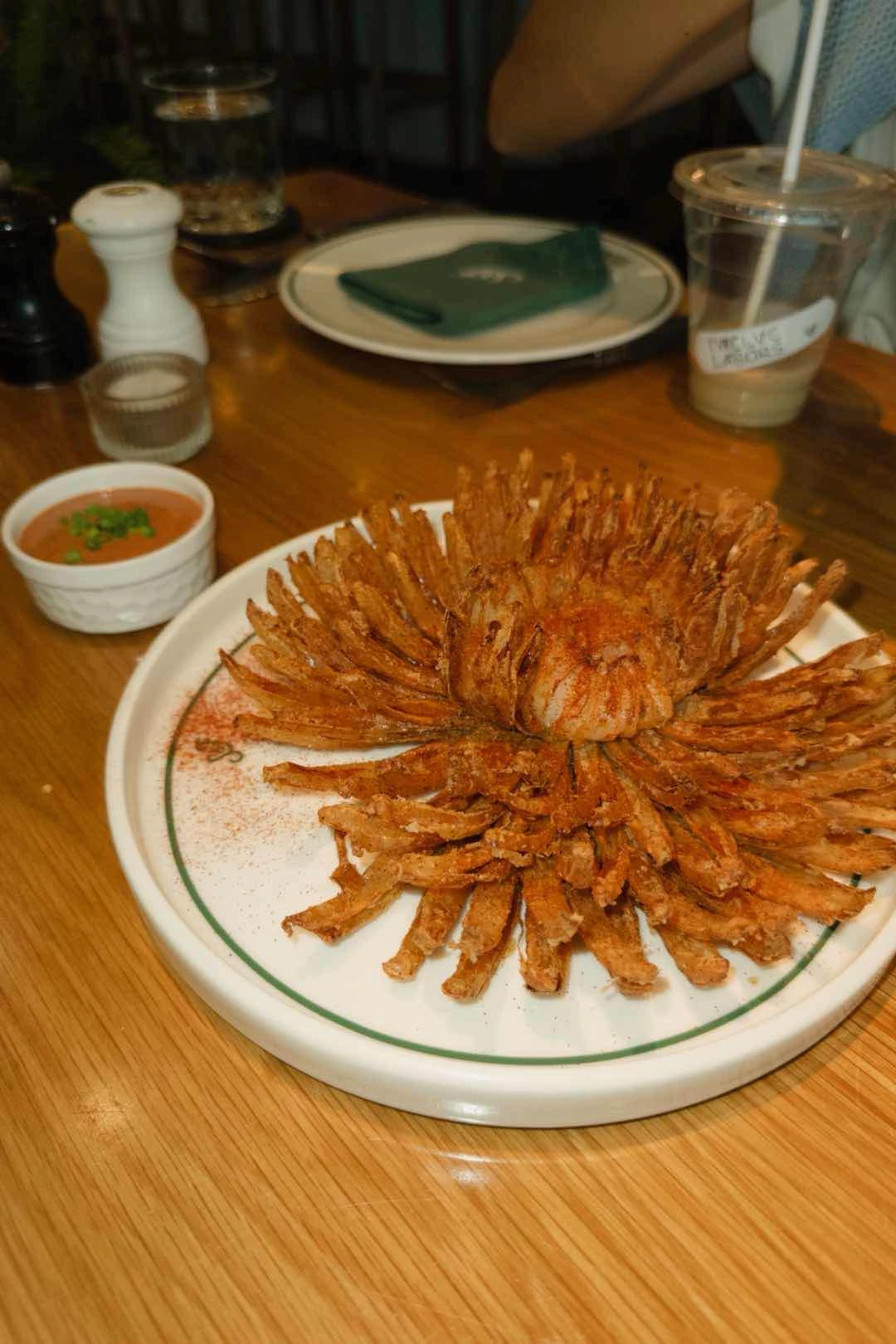 onion flower of Steak & Frice