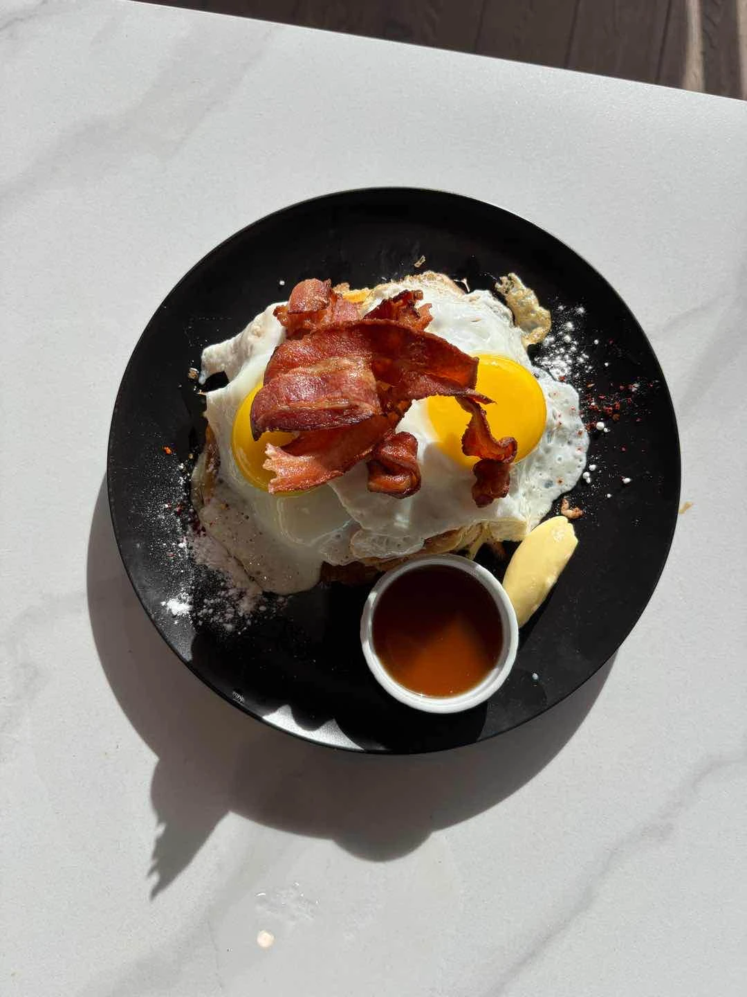 pancakes with bacon and egg