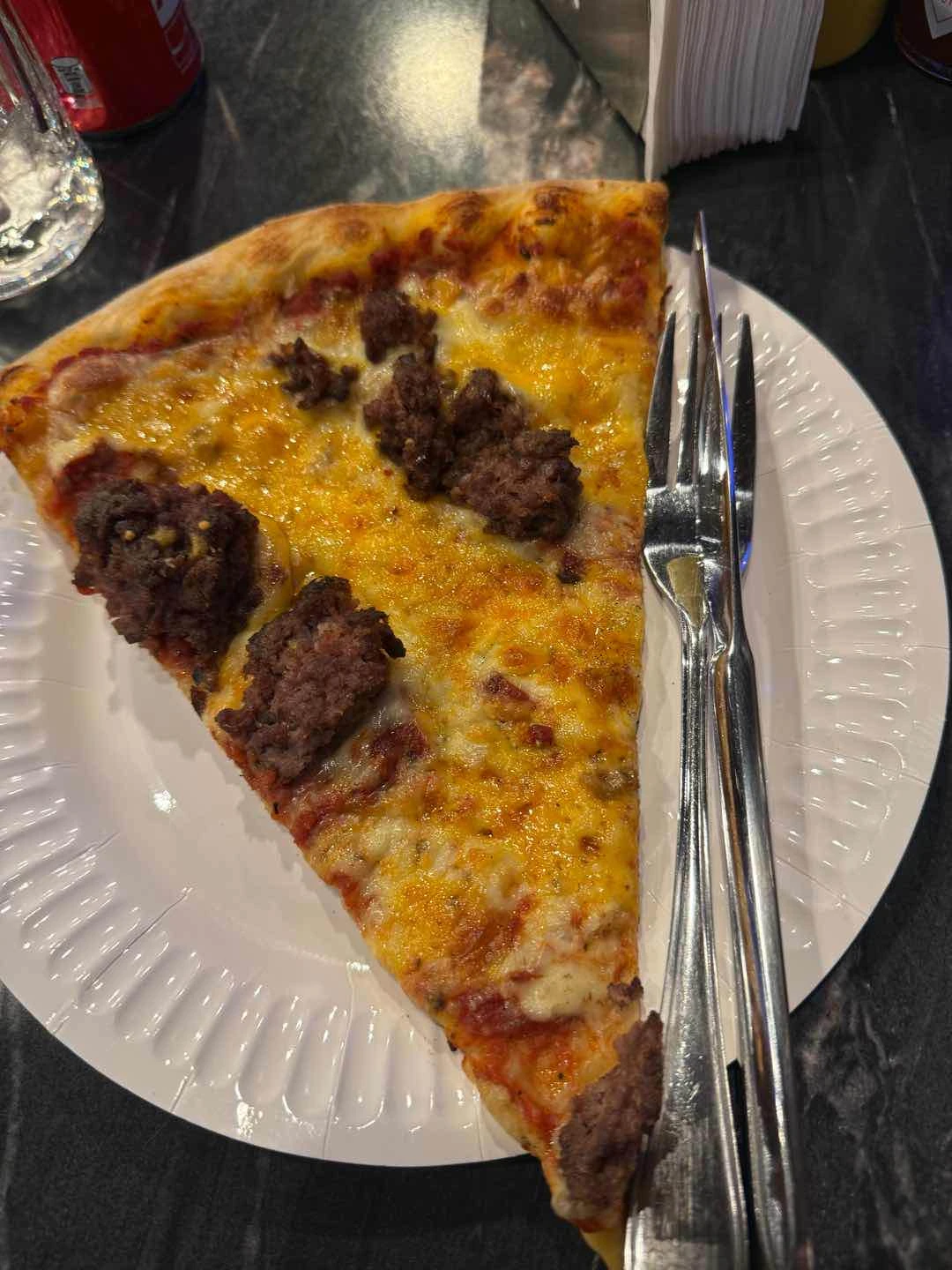 cheeseburger pizza