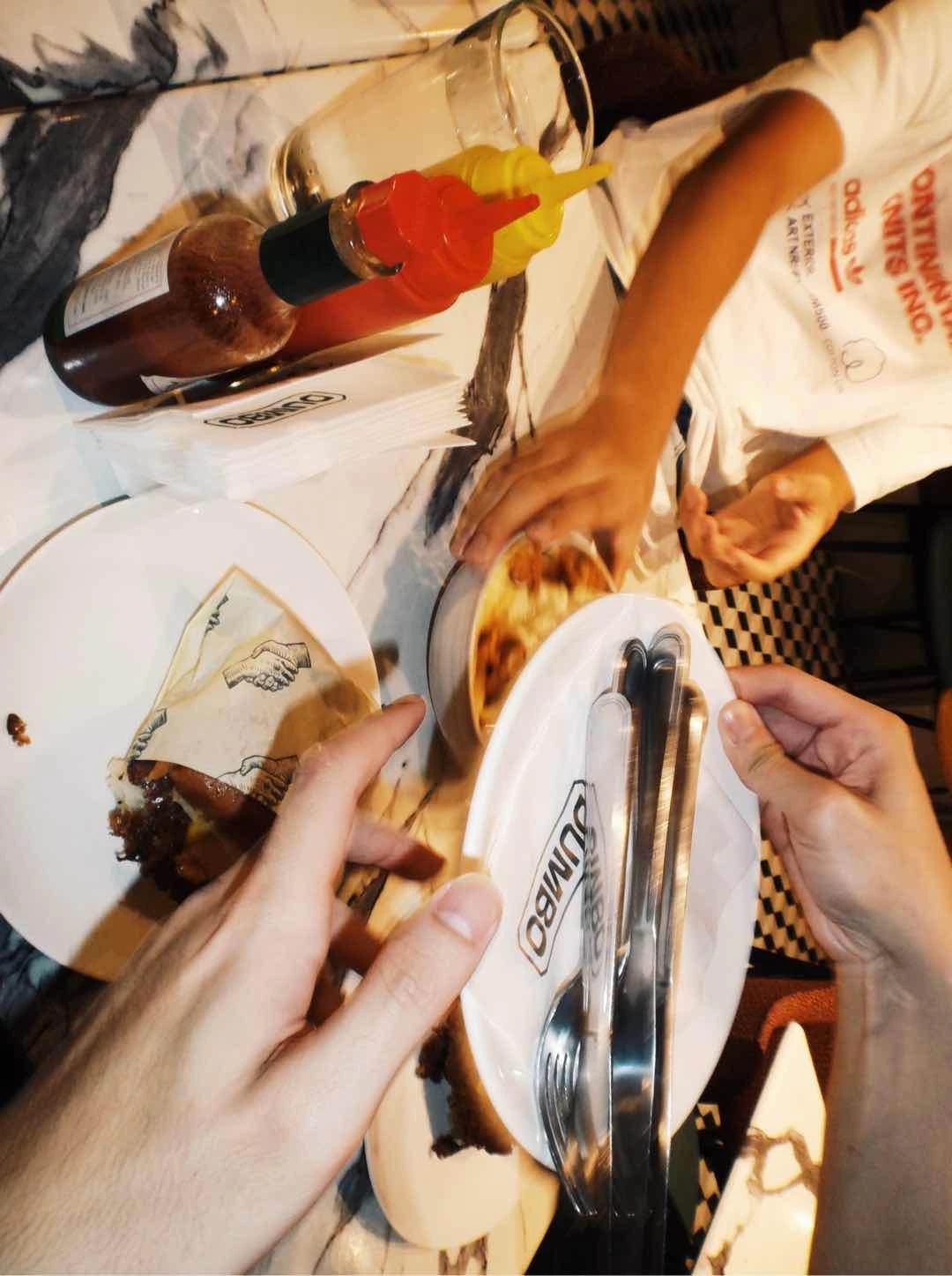 Ambiance of Scratch Burgers