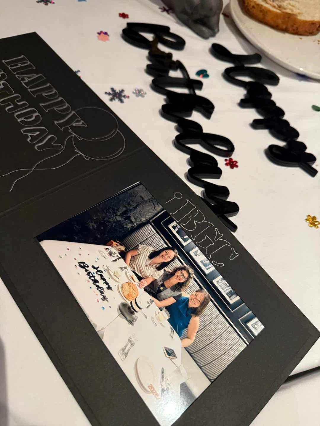 Extra special service for birthdays (free photo) 