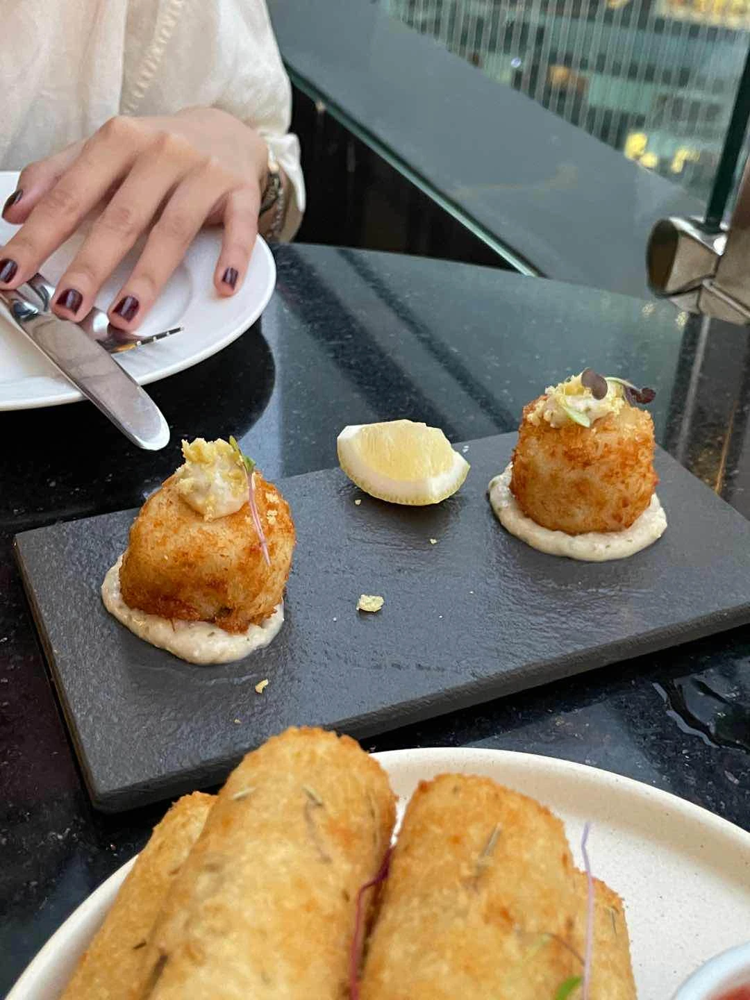 crab cake of The Penthouse 8747