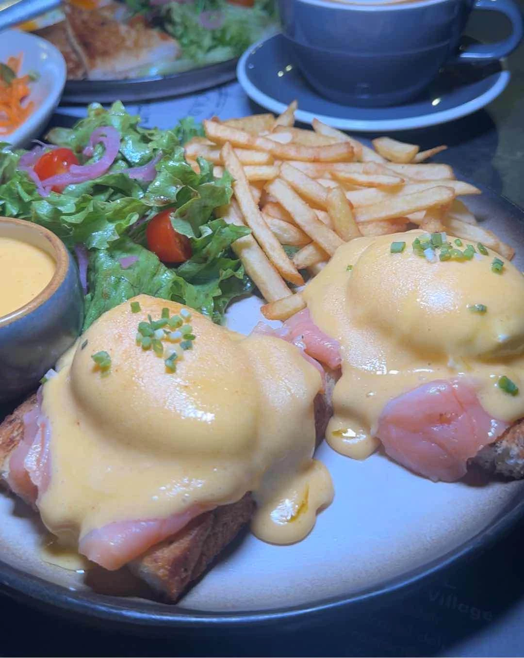 eggs benedict