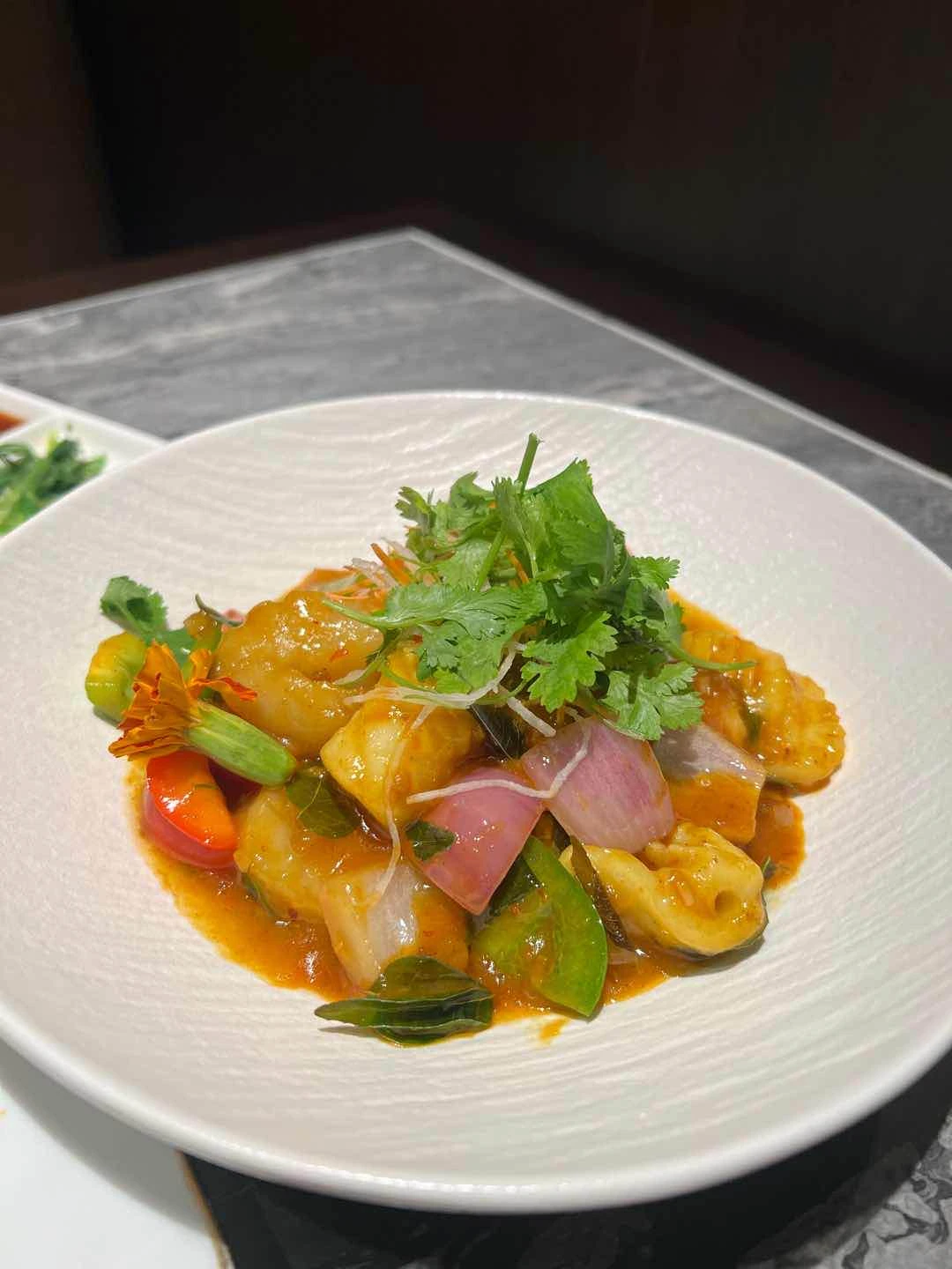 Wok Fried Scallops, Shrimp, Squids w/ Spicy Chili Sauce