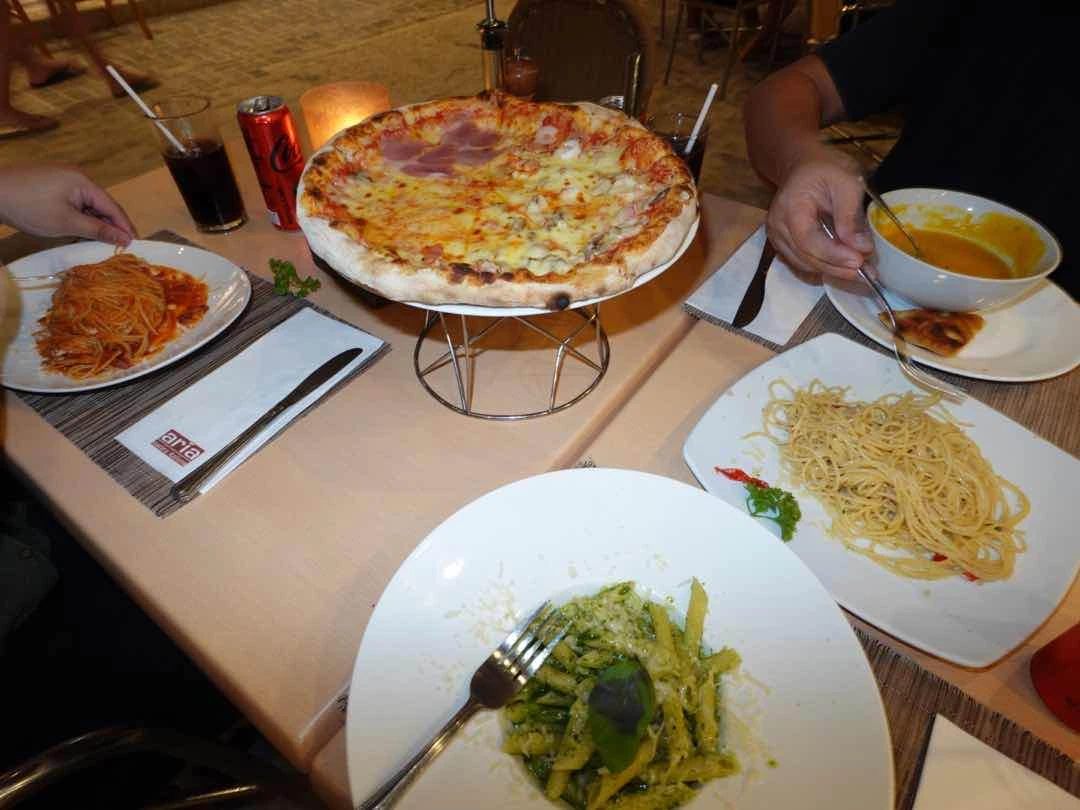 Aglio olio, pomodoro e basilico, pesto, quattro stiagoni