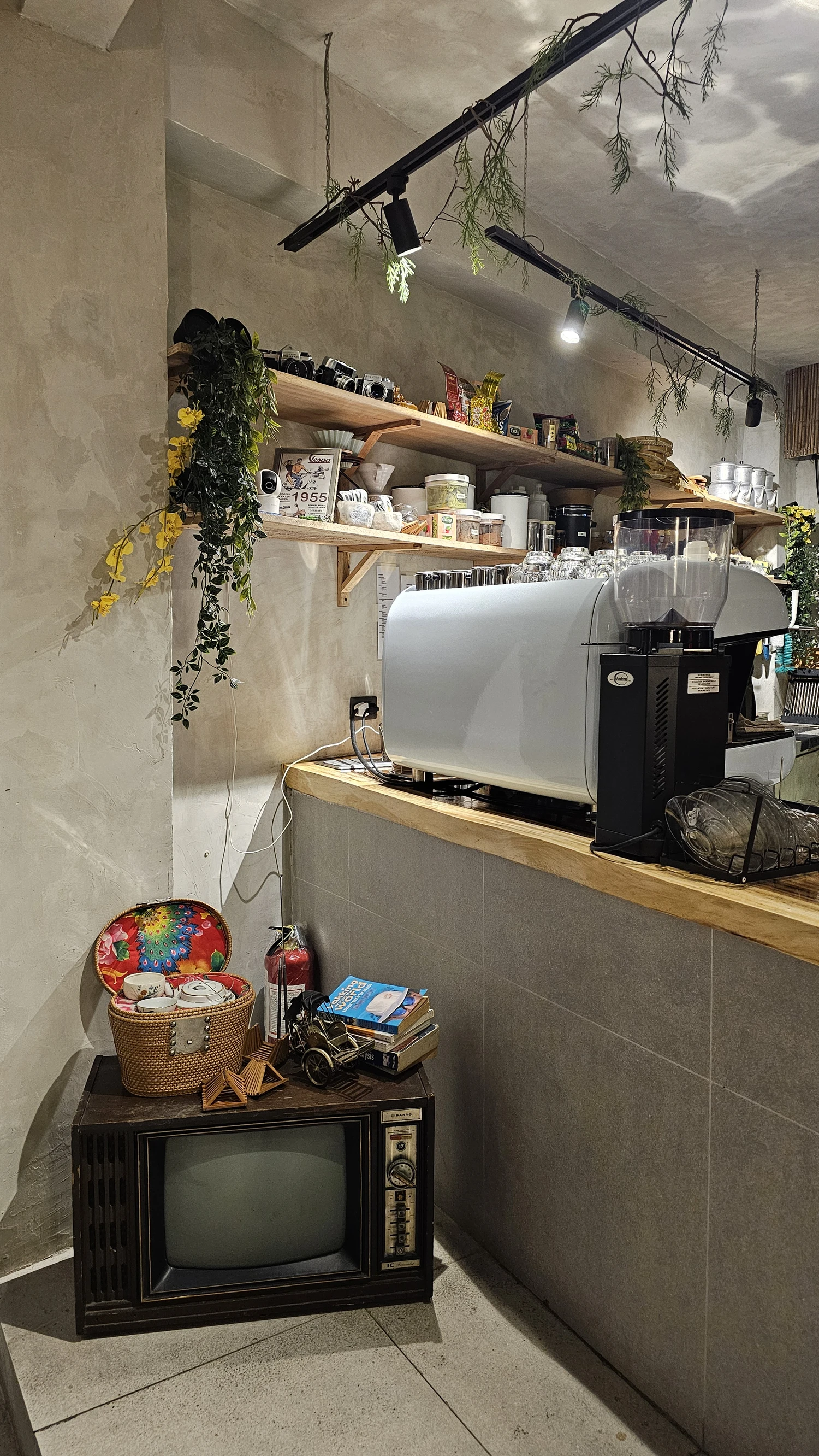 Review Photo of Alô Café