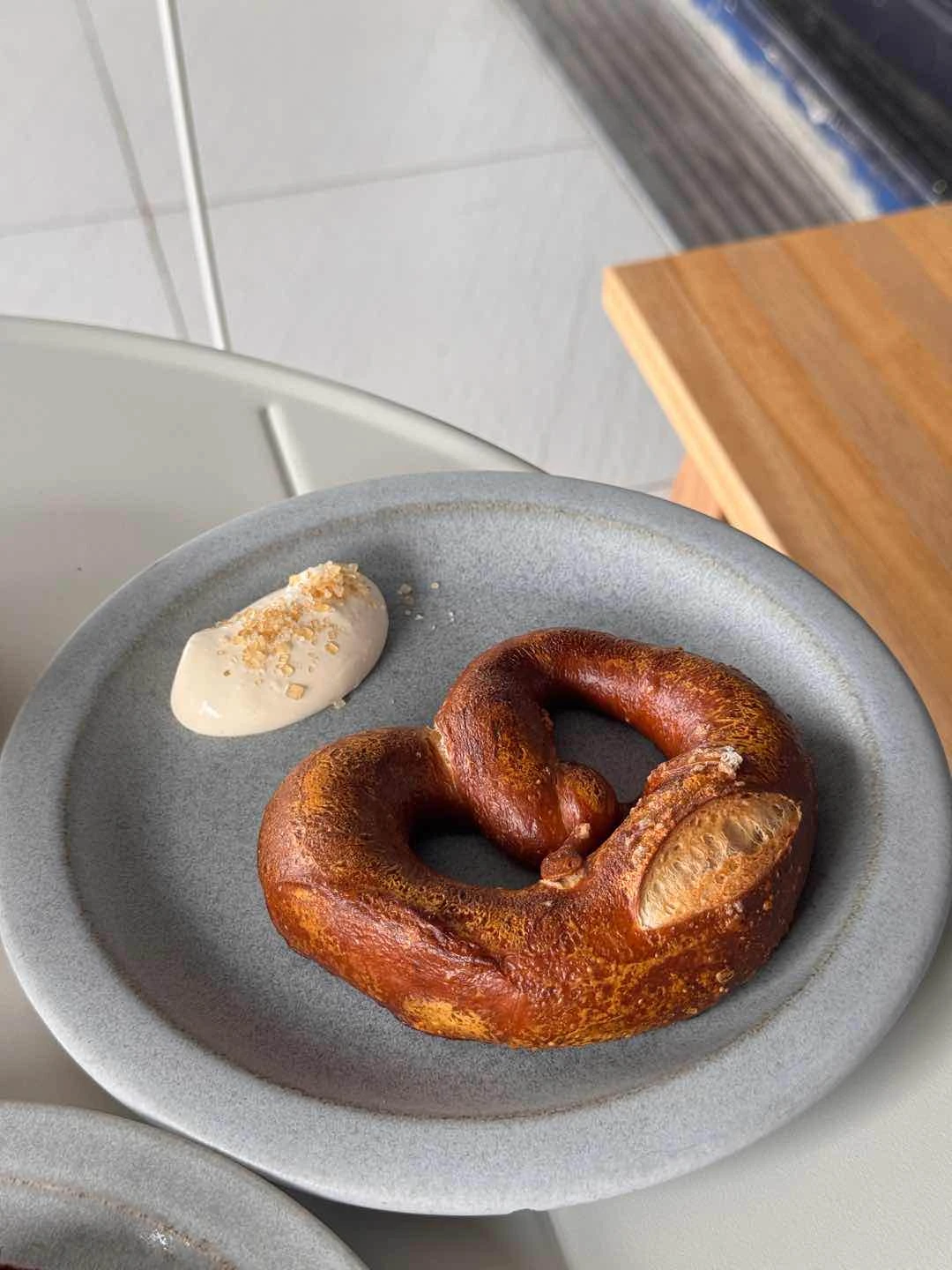 pretzel w burnt honey cream