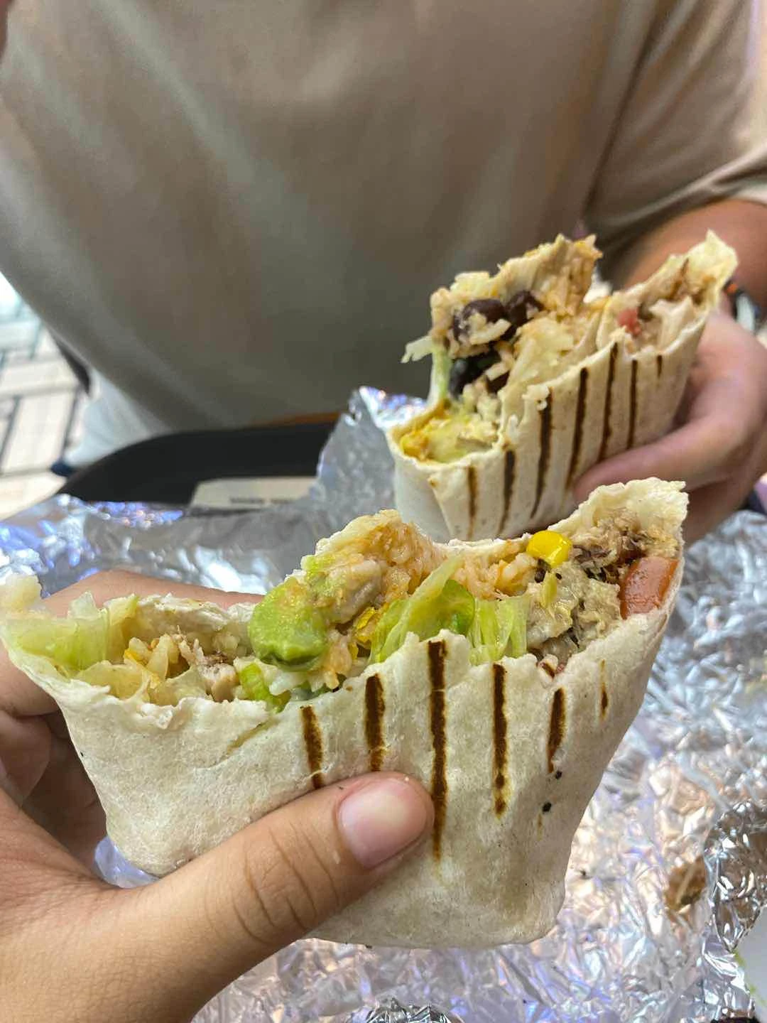 habanero sauce was effin spicy 😤 you get a lot of guac for 50 pesos. burrito was very filling! 