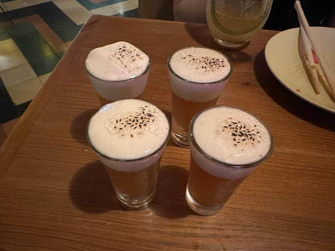 Mango, tropical something 4 shots of Japonesa