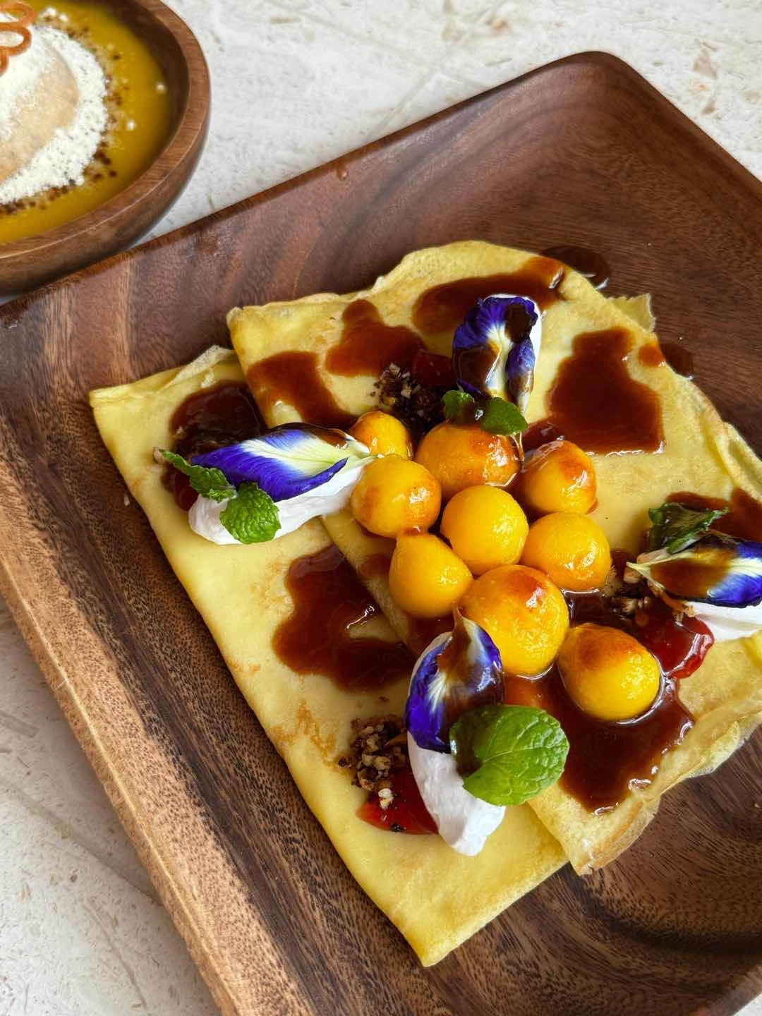 Mango Crepe