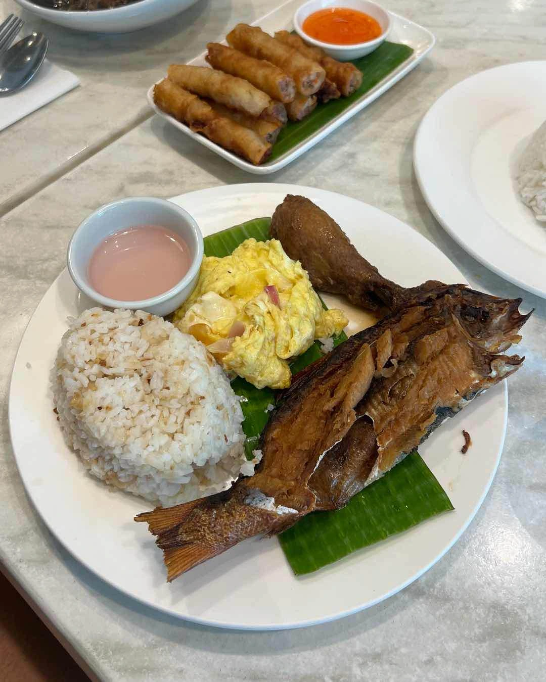 Duo 1 (Chicken Adobo and Tinapa Bangus)