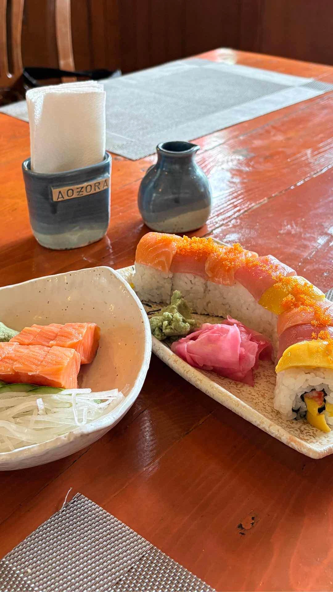 sashimi & rainbow maki 