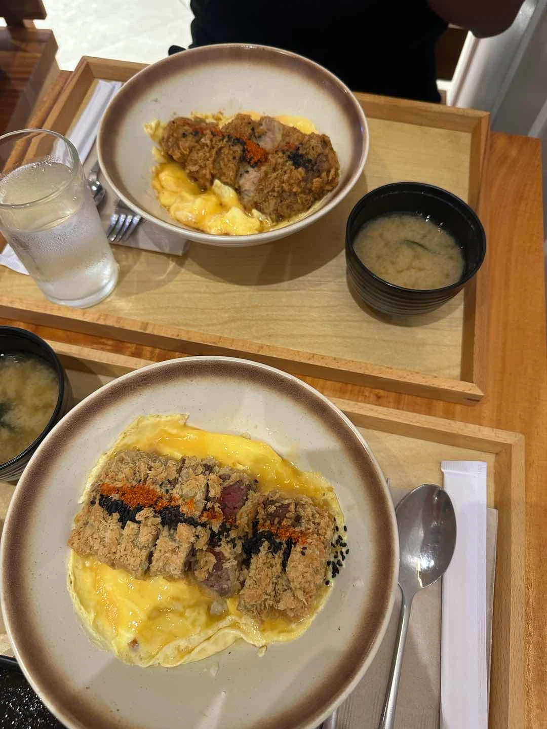 Ordered the rosu katsudon and gyu katsudon of Katsudonya Saiko