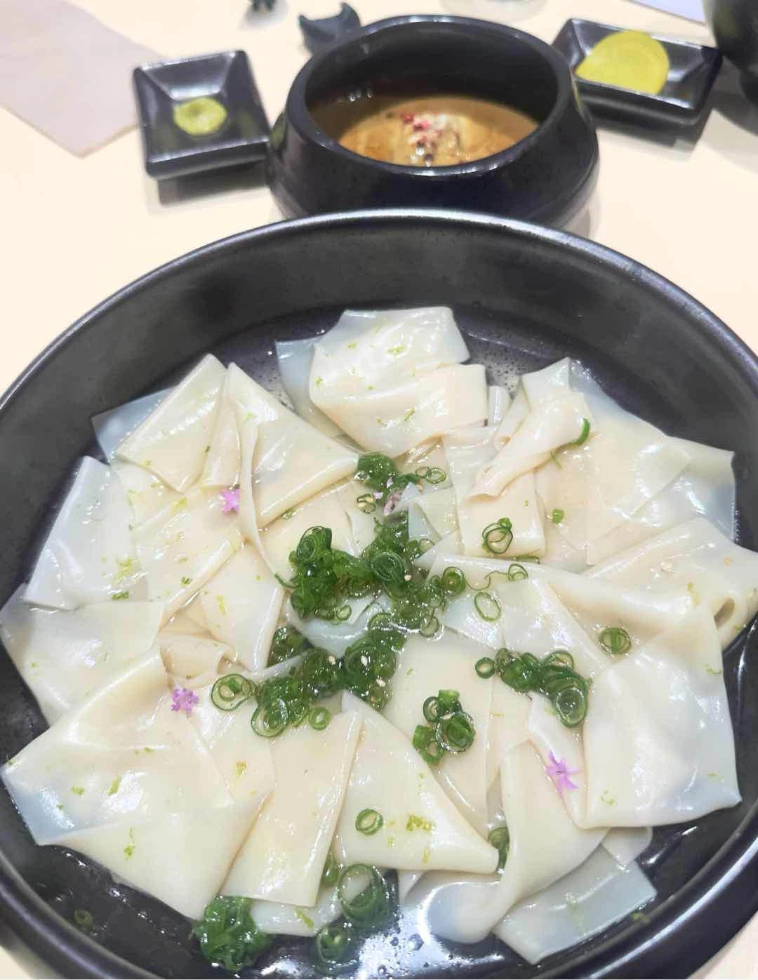 Flat Noodles w/ Oyster Broth