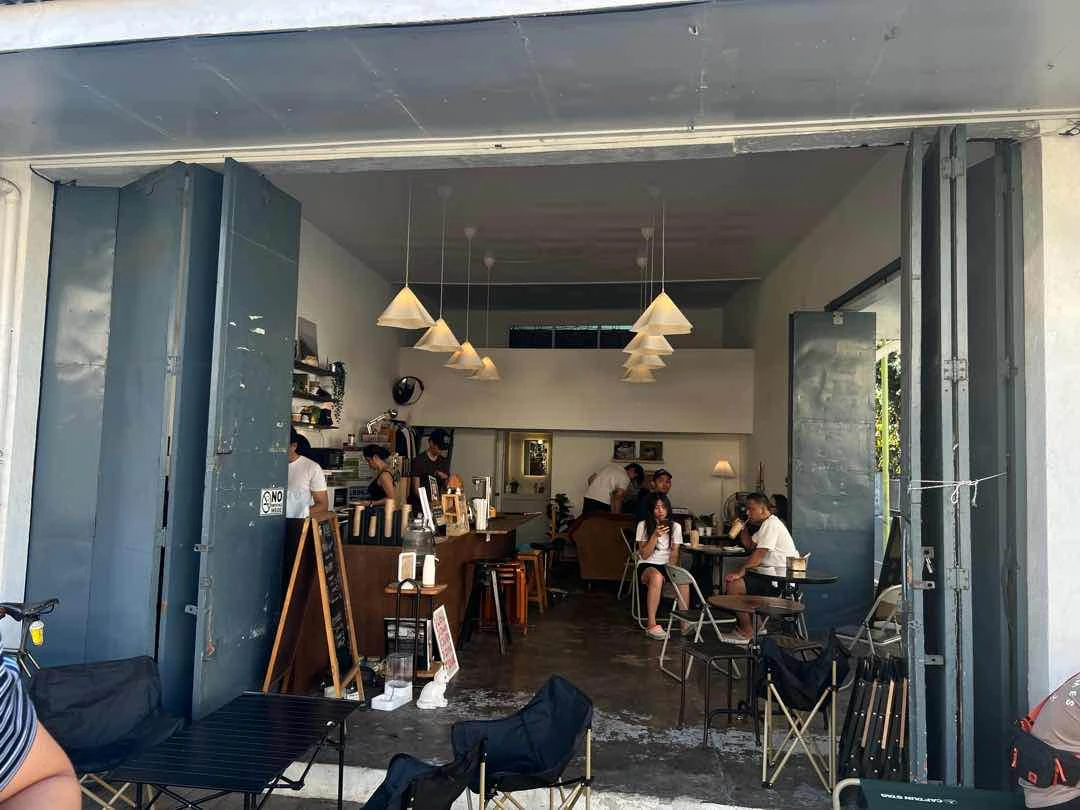 Ambiance of Kubli Coffee House