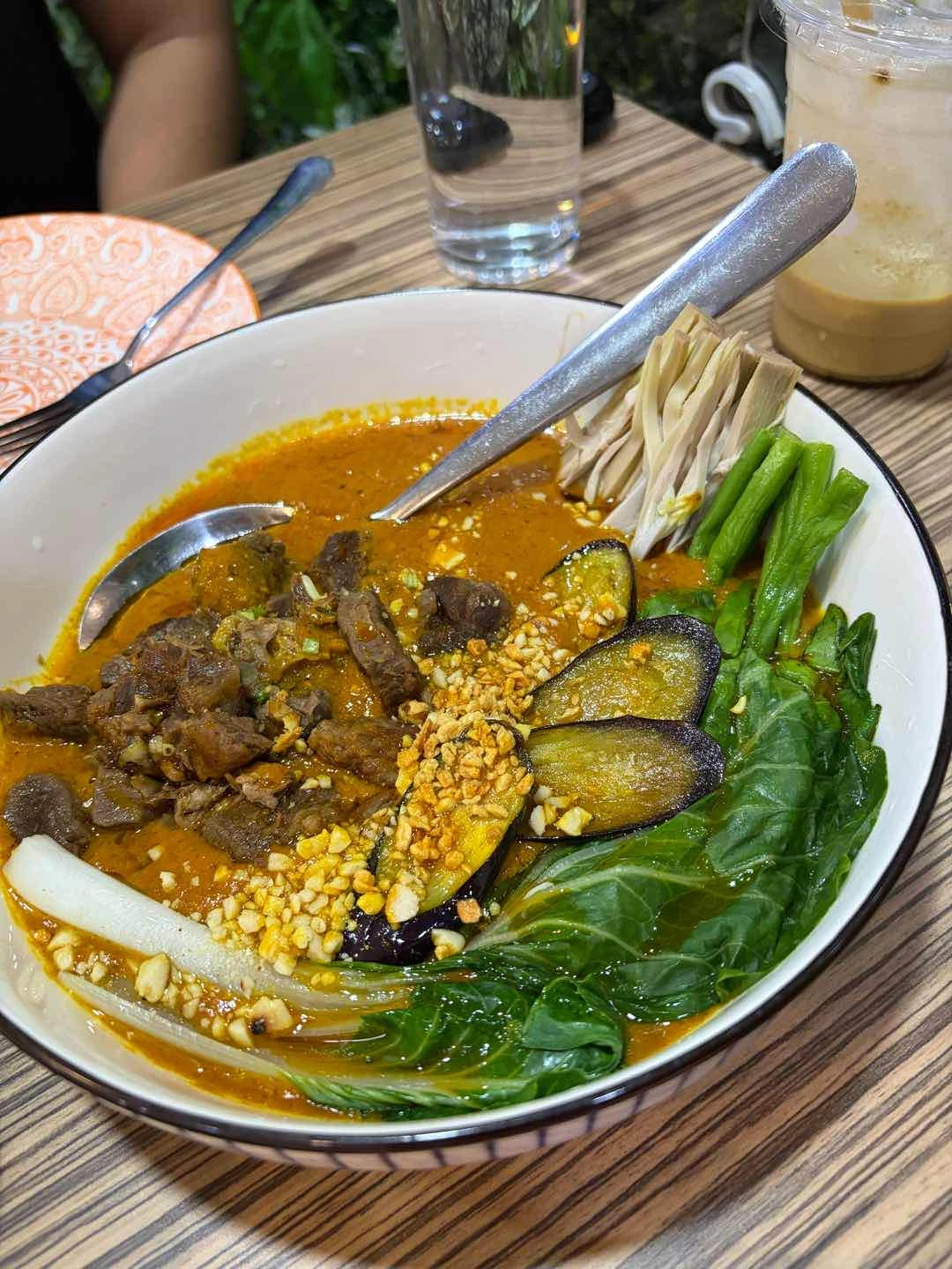 kare-kare so sarap i got so bloated after this