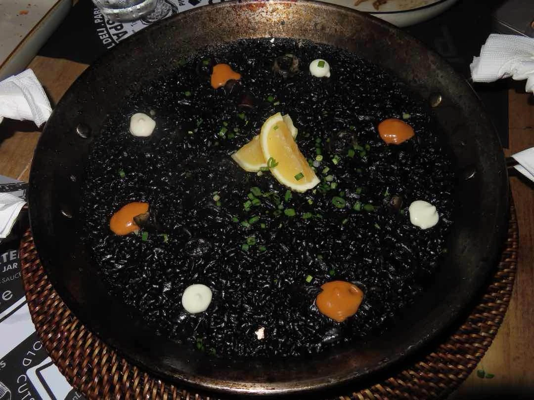 paella negra