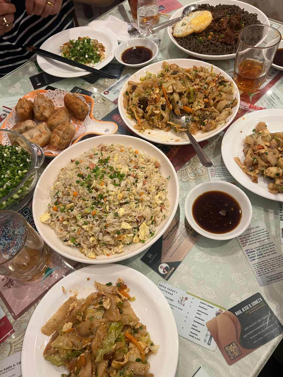 Egg Cha Fan, Fried Dumplings, Kanpan Black Noodles, Tao Chow Guisado