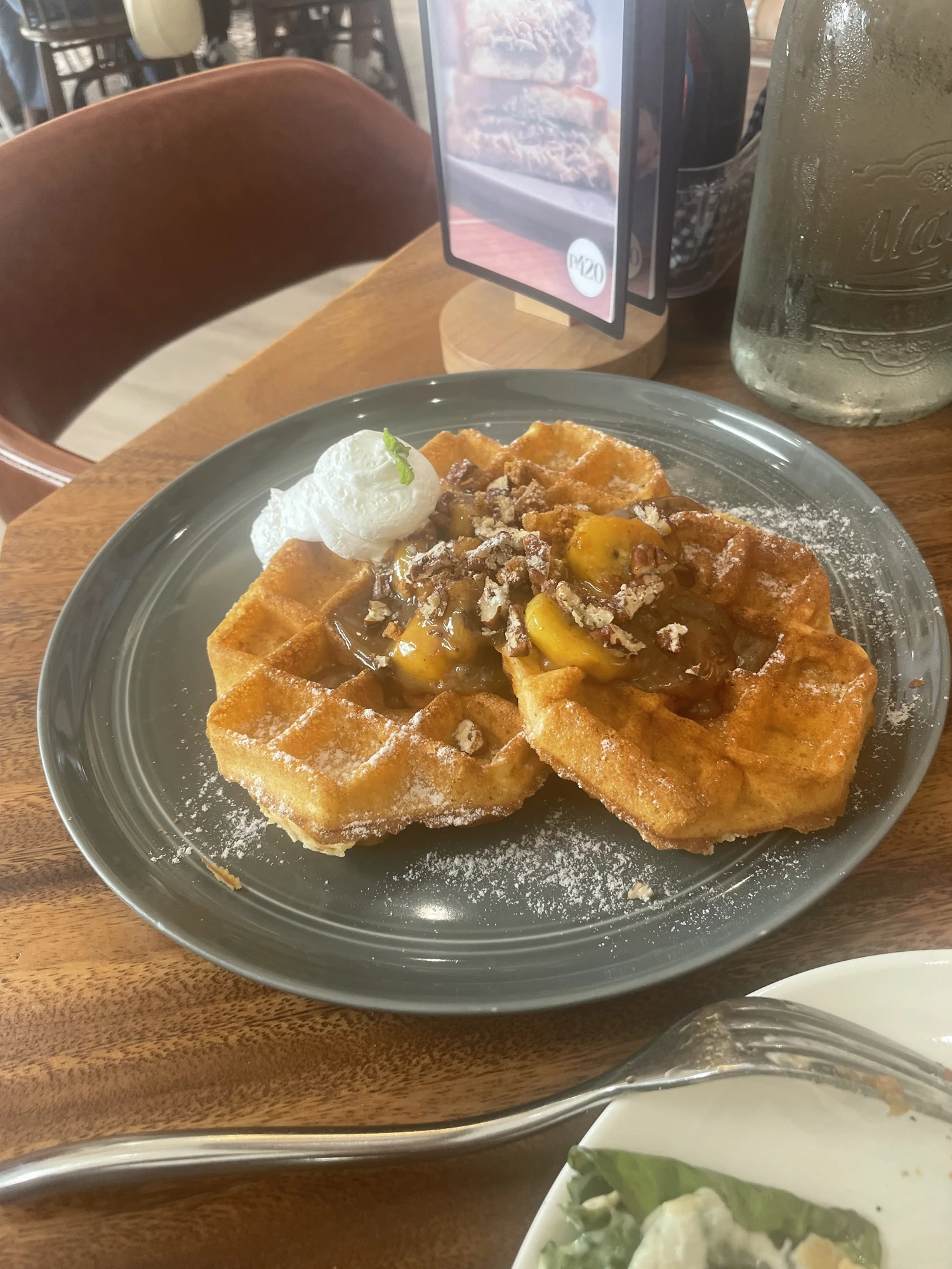 Banana flambeed waffles - 380.00