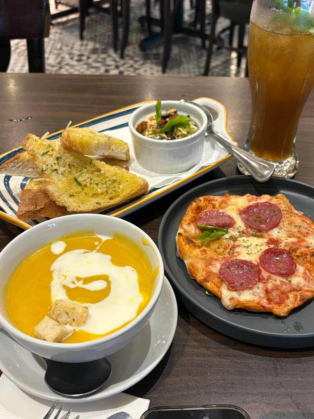 pizzette + spinach artichoke + pumpkin soup