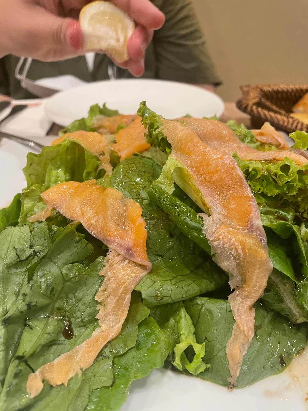 INSALATA DI SALMONE AFFUMICATO E RUCOLA