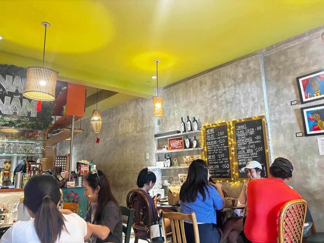 Ambiance of Nam Nam 20