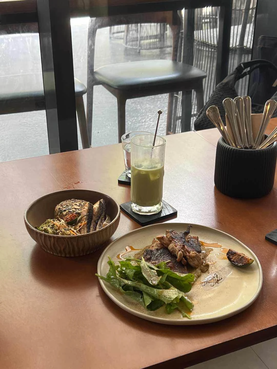dulce matcha latte + spiced roasted chicken + torched salmon charred rice bowl