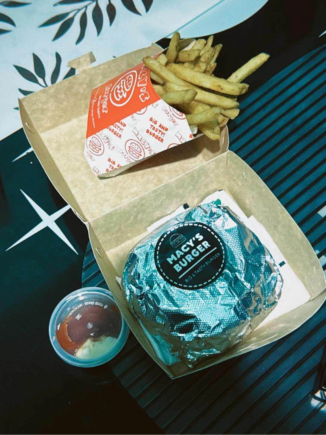 Macy’s Classic CB burger + Cajun Fries