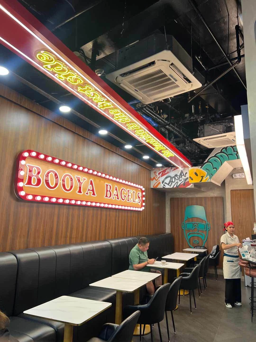 Ambiance of Booya bagels