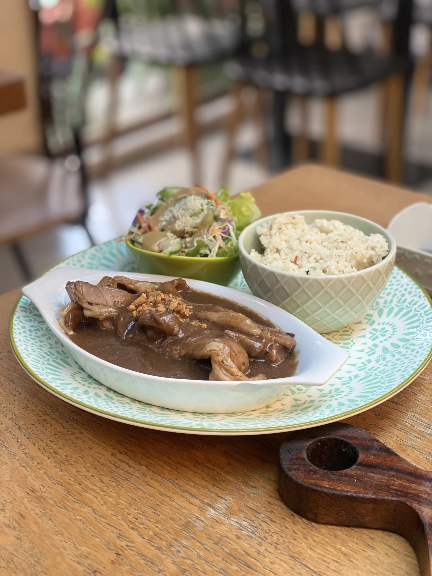 Roast beef in mushroom sauce was super soft.