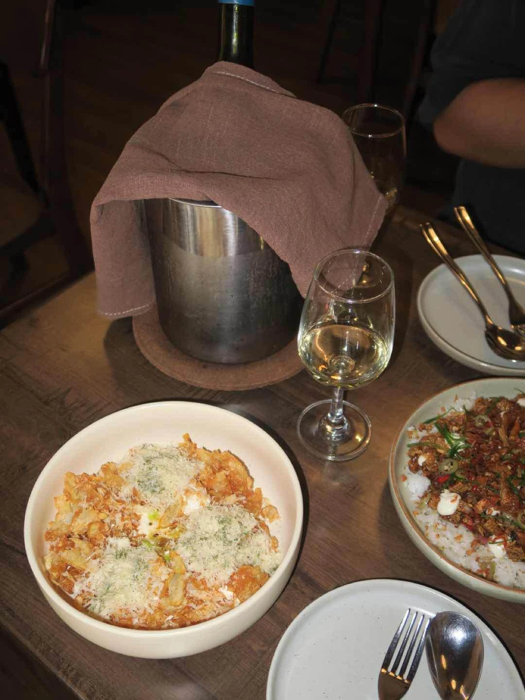 Ambiance of Bombvinos Bodega