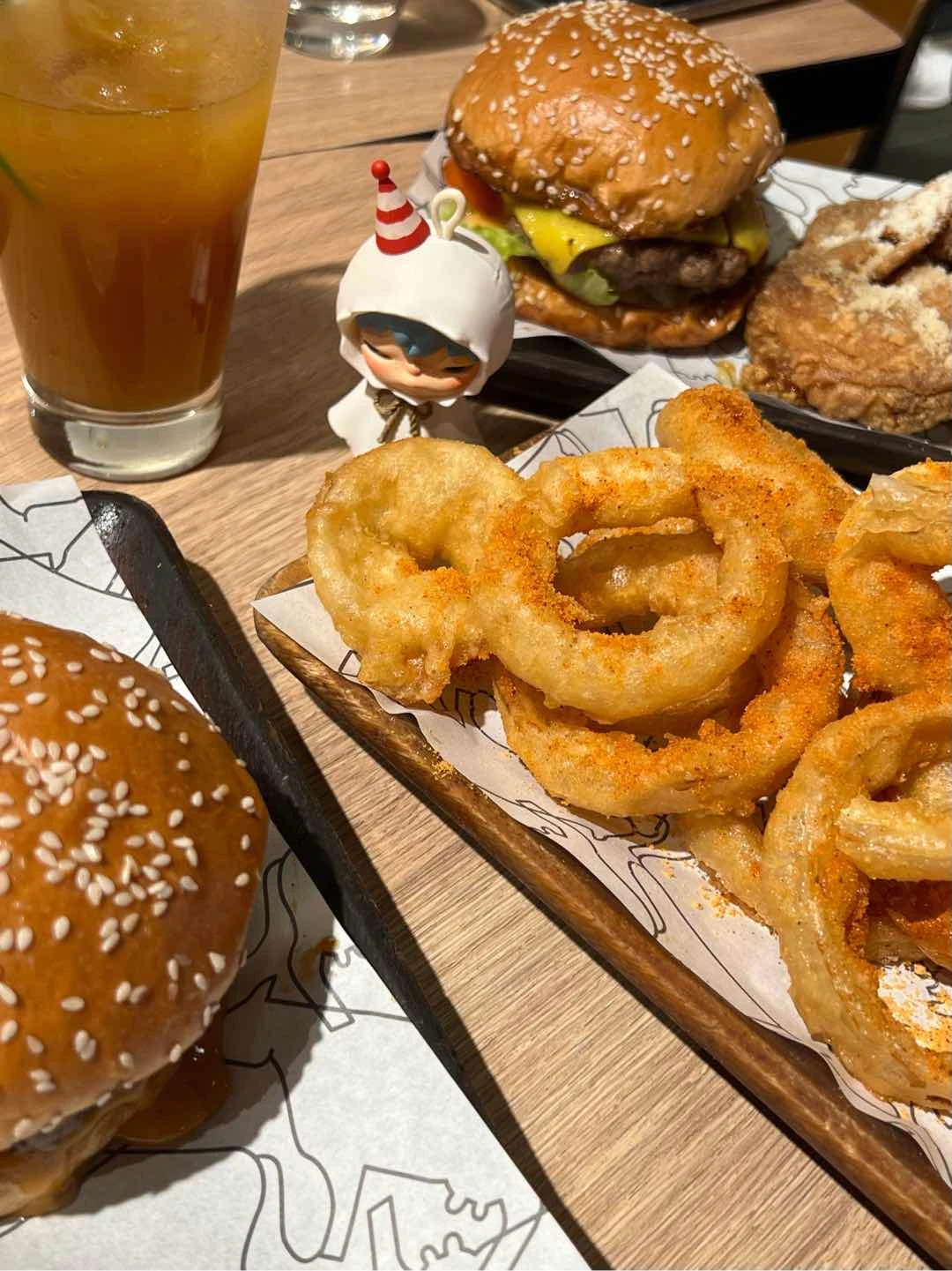 Onion Rings & Burger