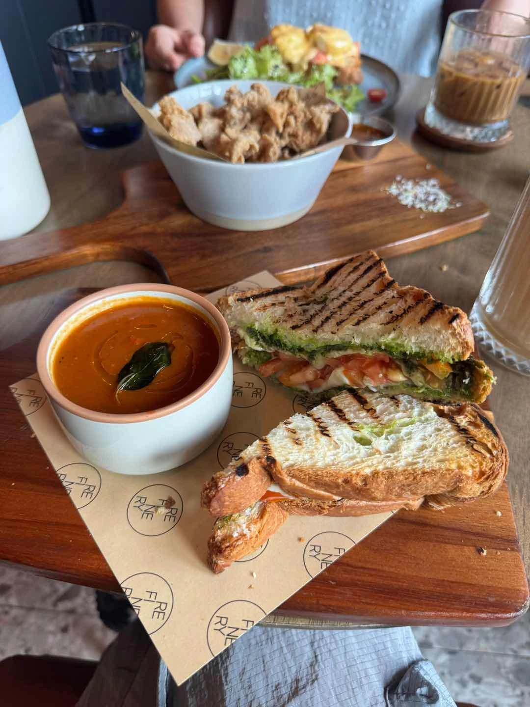 pesto sandwich