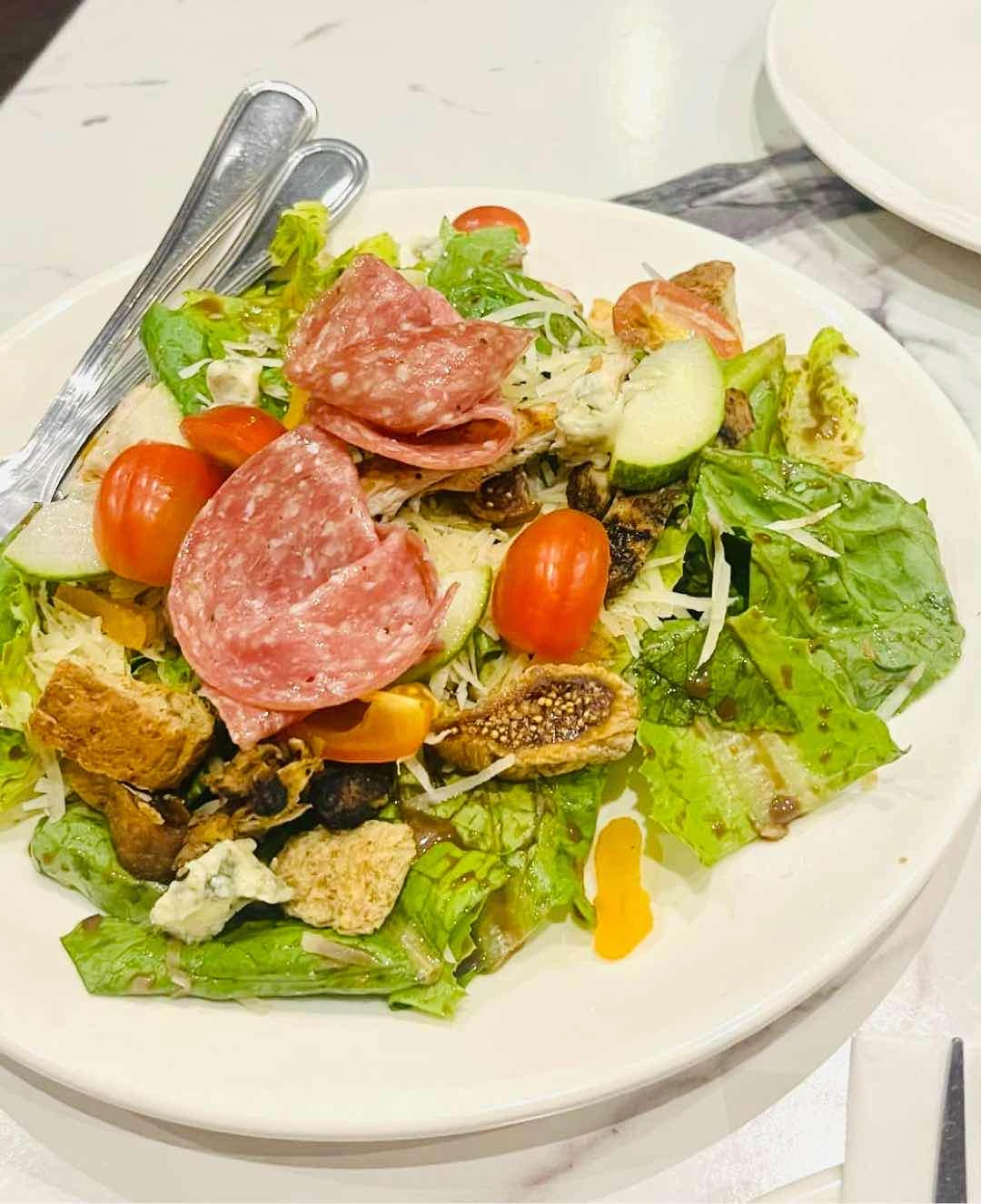 Chef’s Salad of Dillingers 1903 Steak and Brew