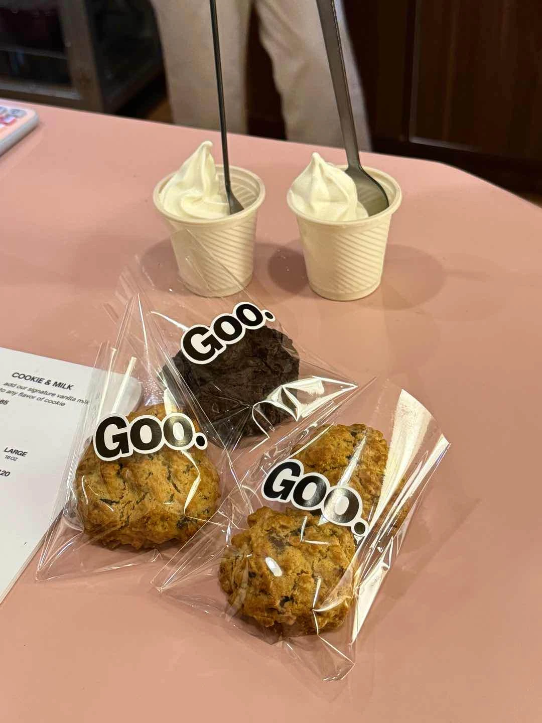 soft serve, set of cookies