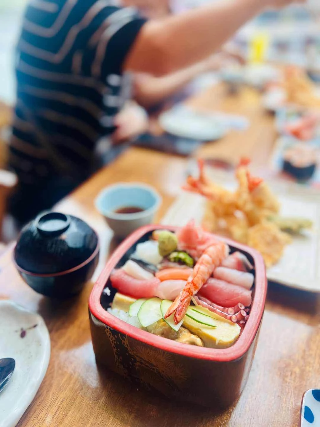 Chirashi bowl