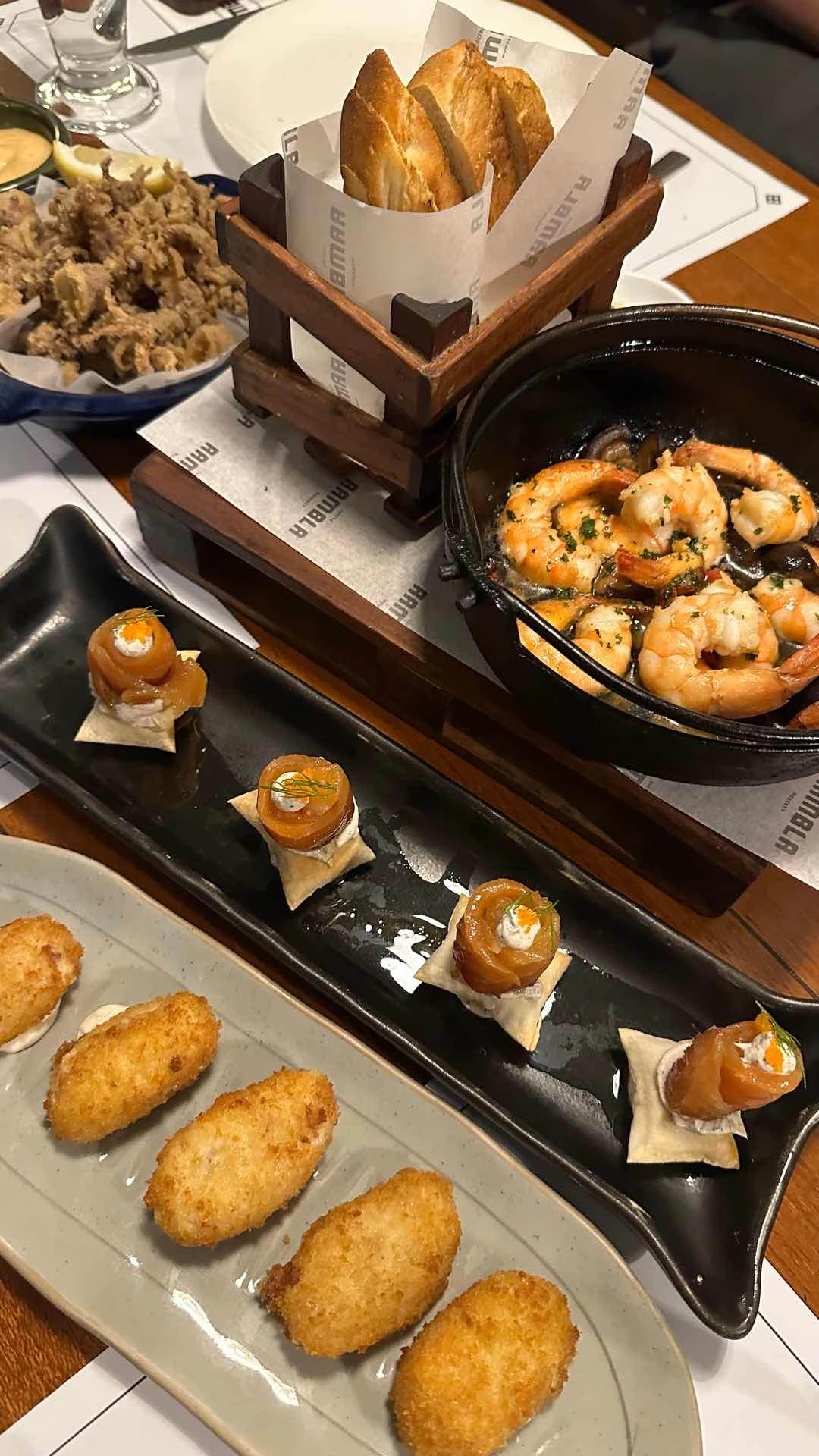 gambas, jamon croquetas, chipirones
