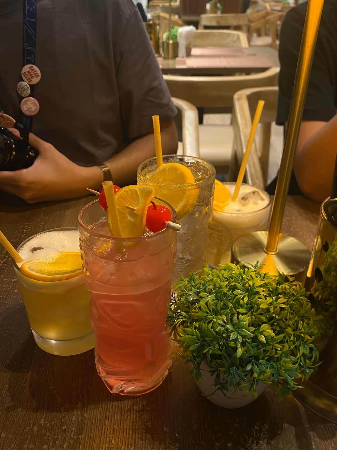 pink passion, amaretto sour (too medicine-y!!), gin tonic