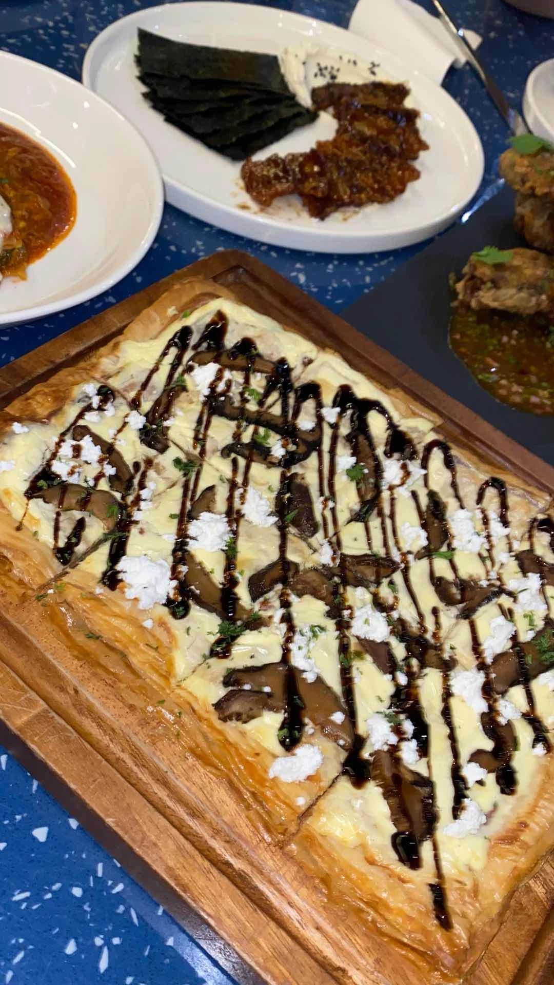 Shiitake, Goat Cheese, Balsamic Glaze Puff Pizza 