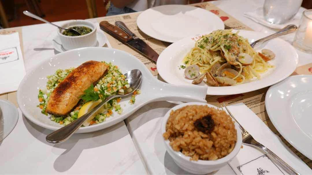 Salmon, Steak Rice, Vongole