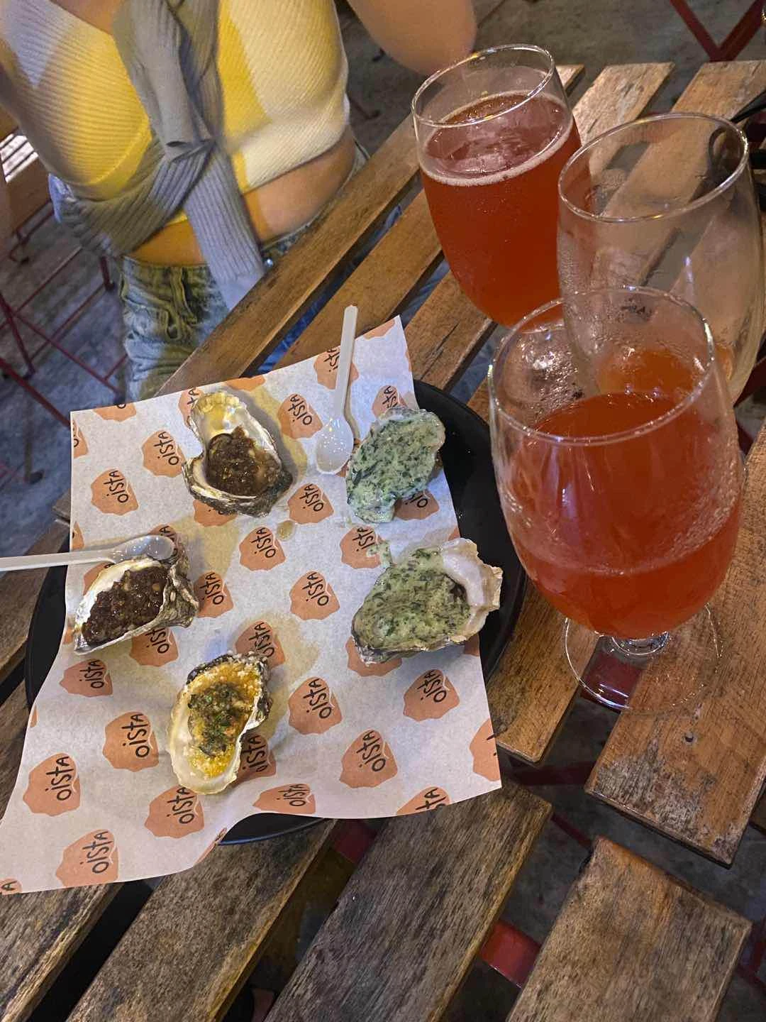 Oysters and beer (from el deposito)