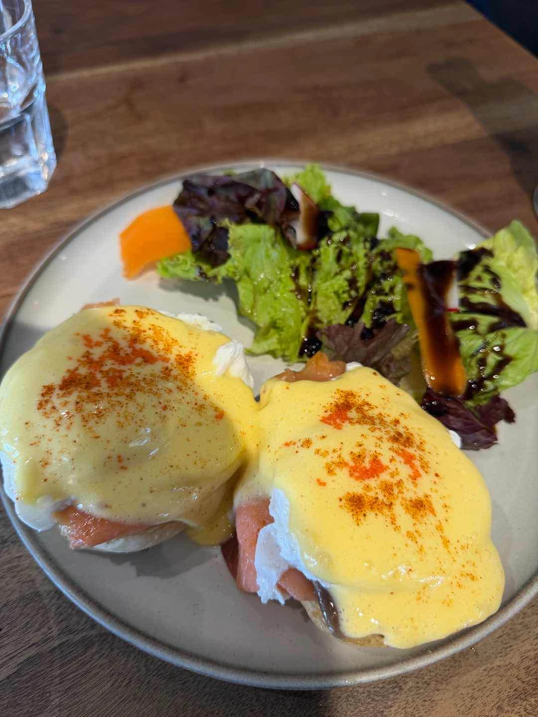 Smoked Salmon Eggs Benedict