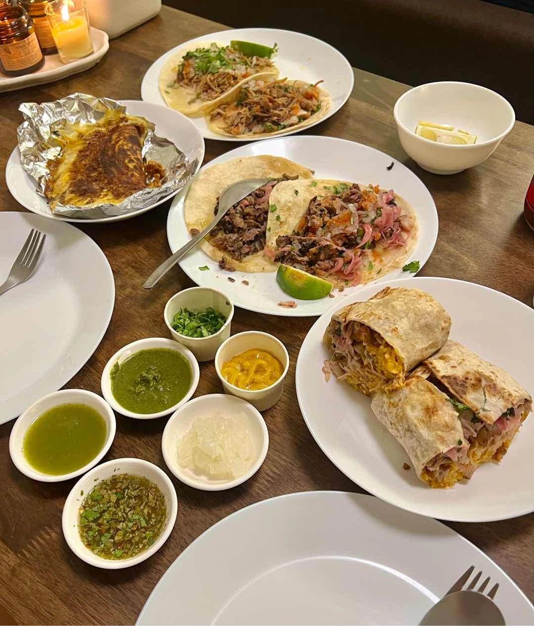 Lecheng burrito/asada/carnitas/birria