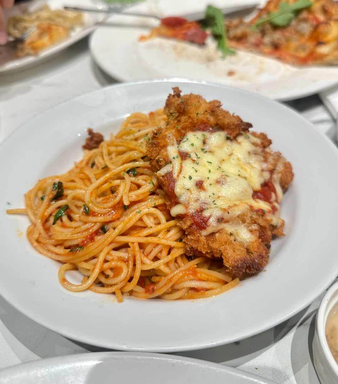 Chicken Parmiggianl