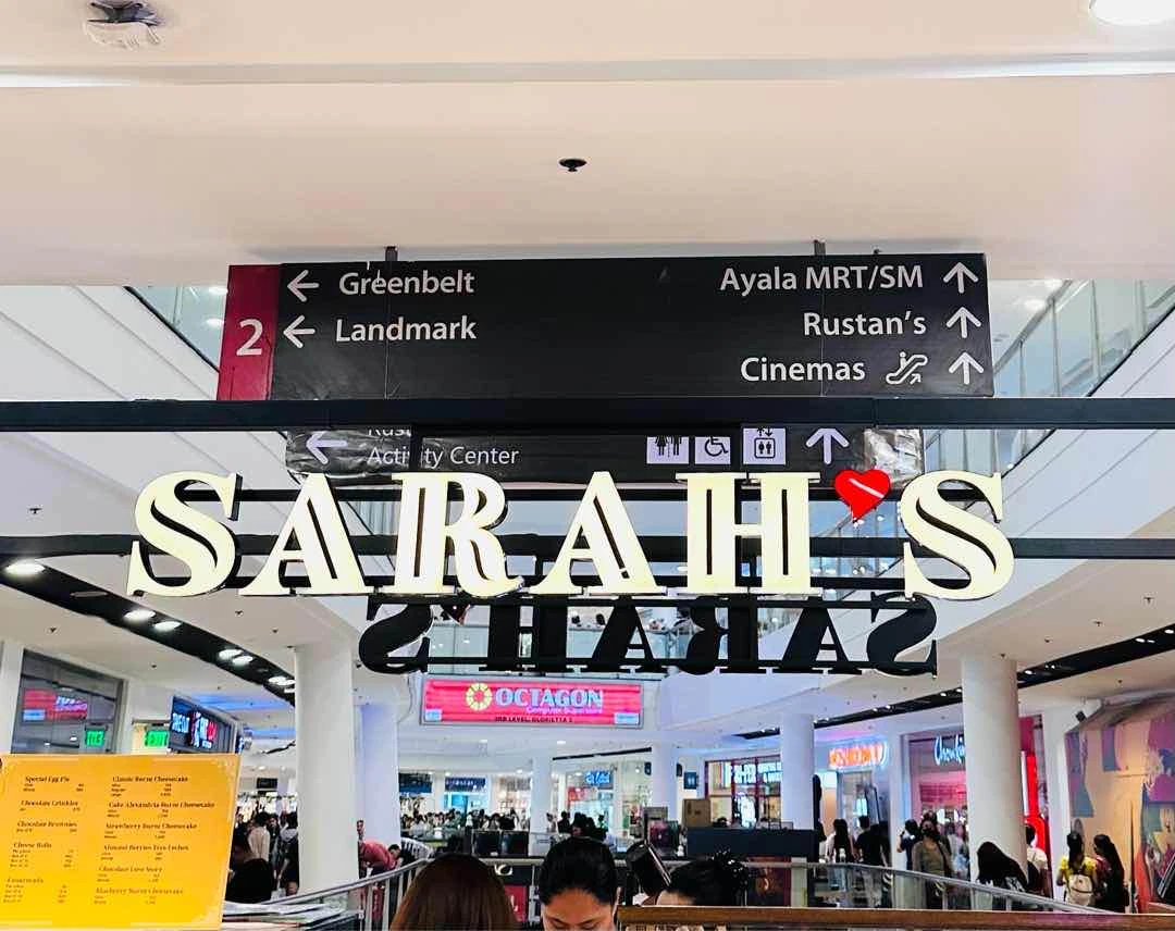 Dahil hype siya ngaun..lage siyang may mahabang pila