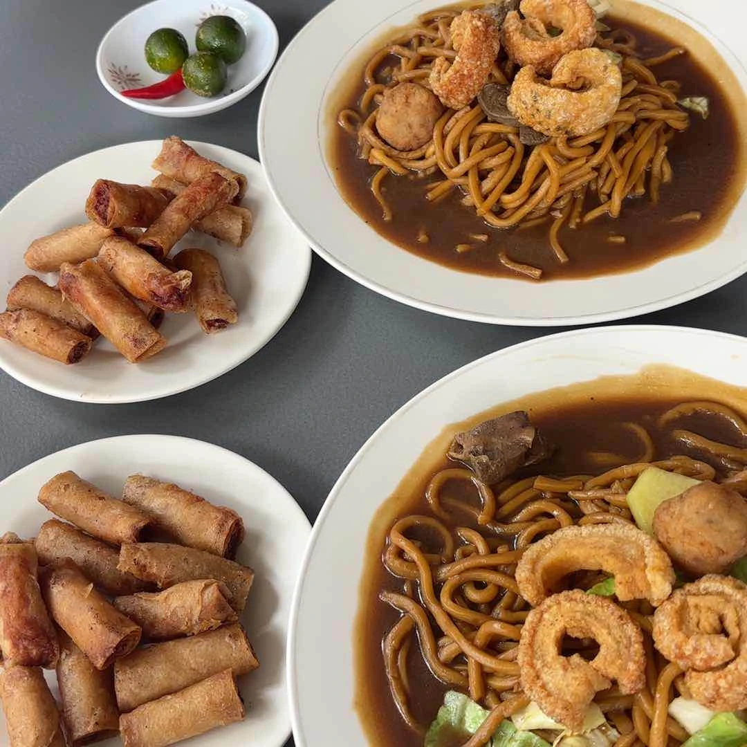 kasarap ng shanghai at guisado dine!! 