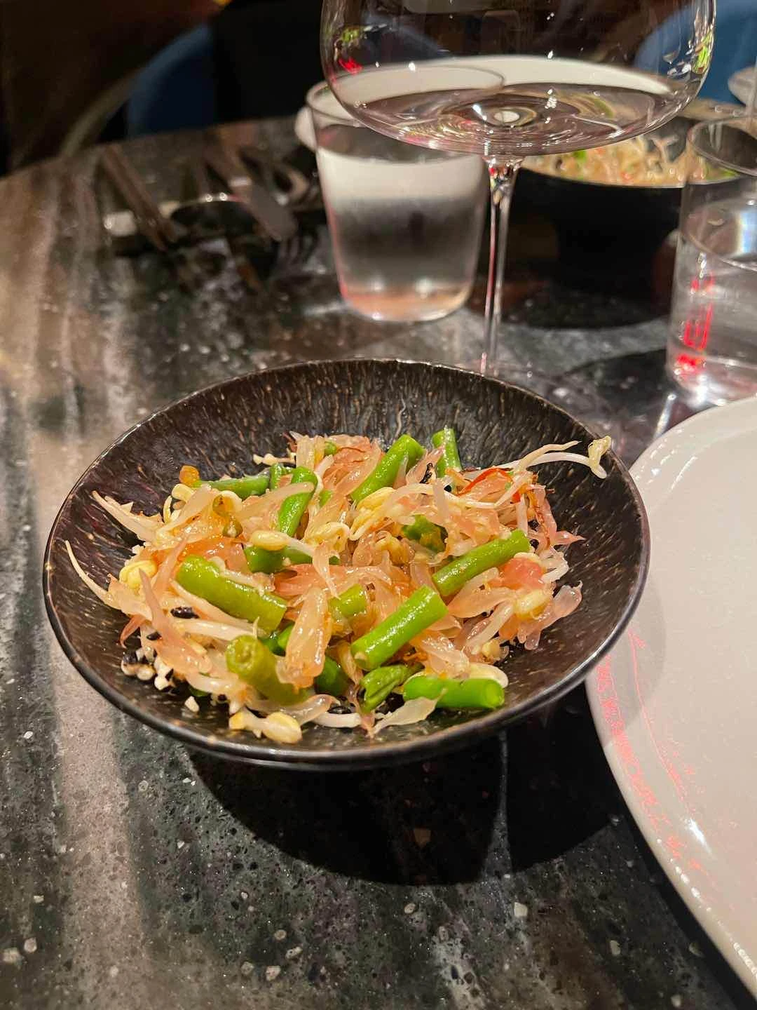 Pomelo salad of Kong Noodles