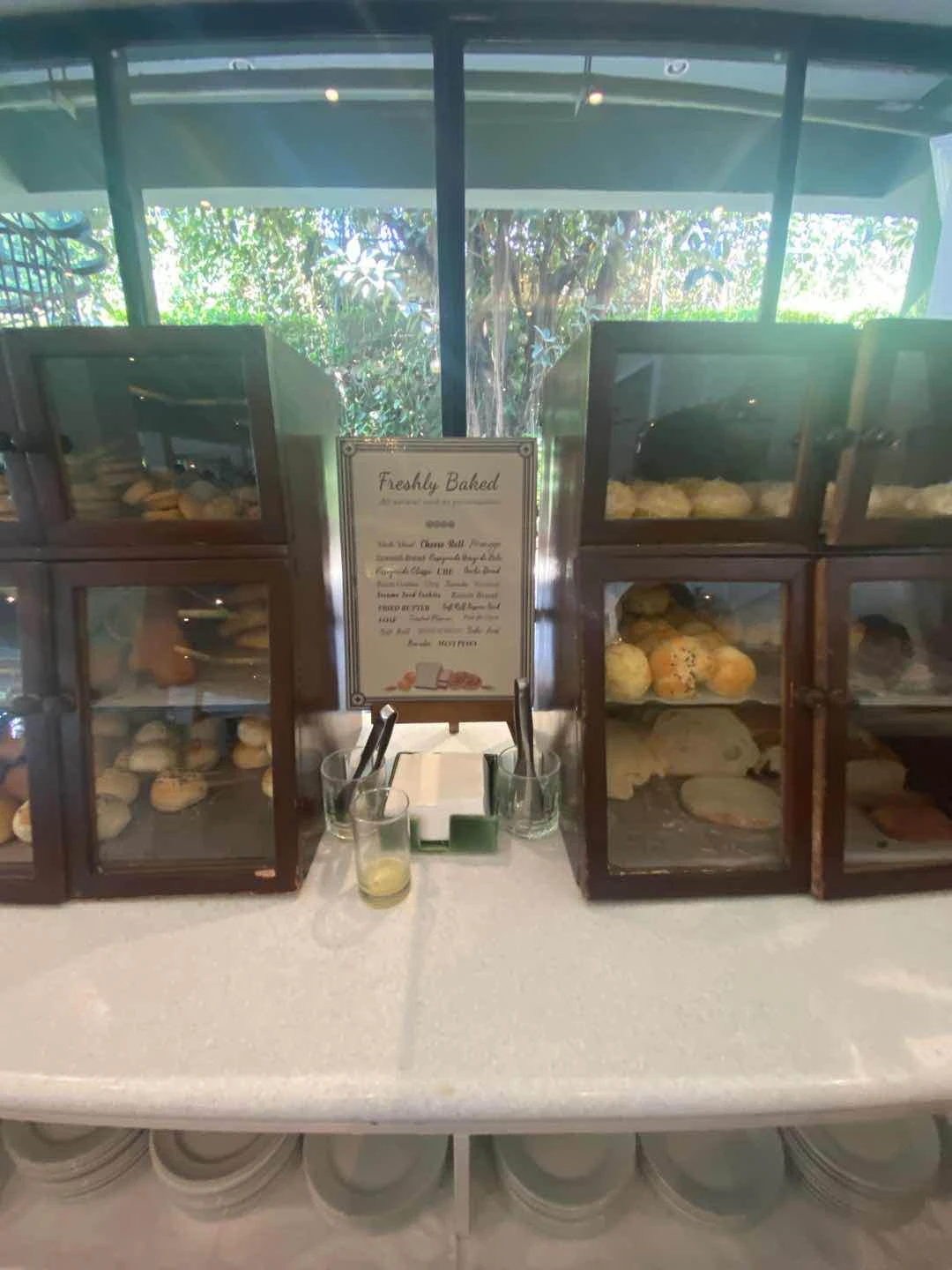 Breakfast buffet bread options 