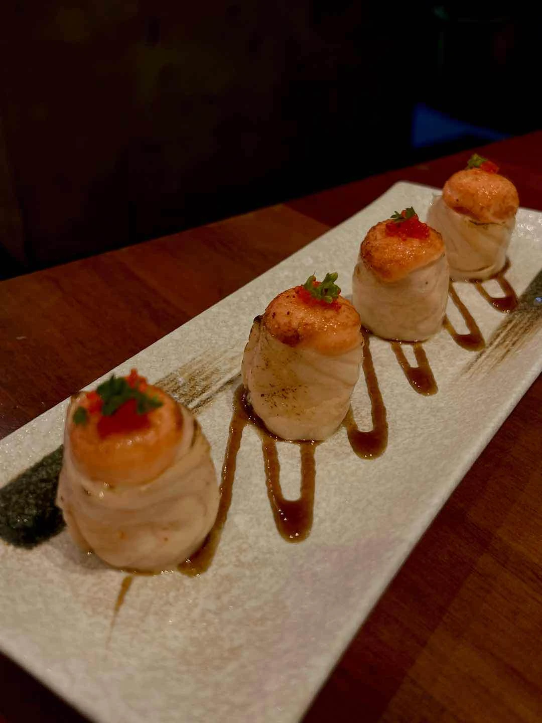 torched salmon roll
